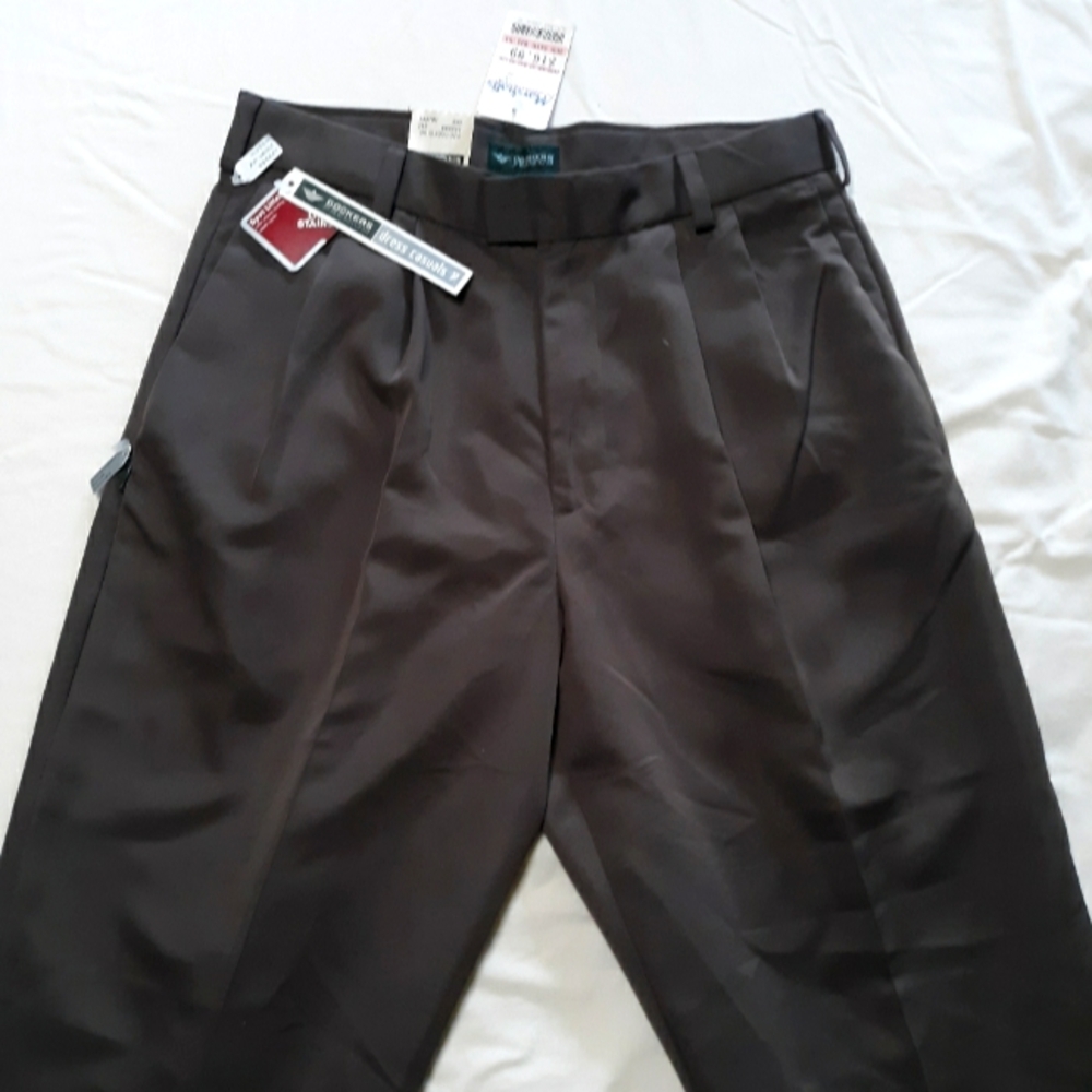 Dockers Premium brown men's dress casuals relaxed fit 31W 32L NWT